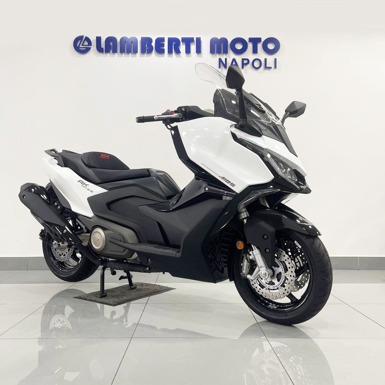 KYMCO AK 575 AK575 2026 bianco lucido - immagine 2