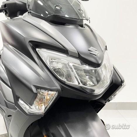 Suzuki Burgman 125 Ex Executive nero dubai 2026 - immagine 8