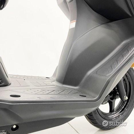 Suzuki Burgman 125 Ex Executive nero dubai 2026 - immagine 10