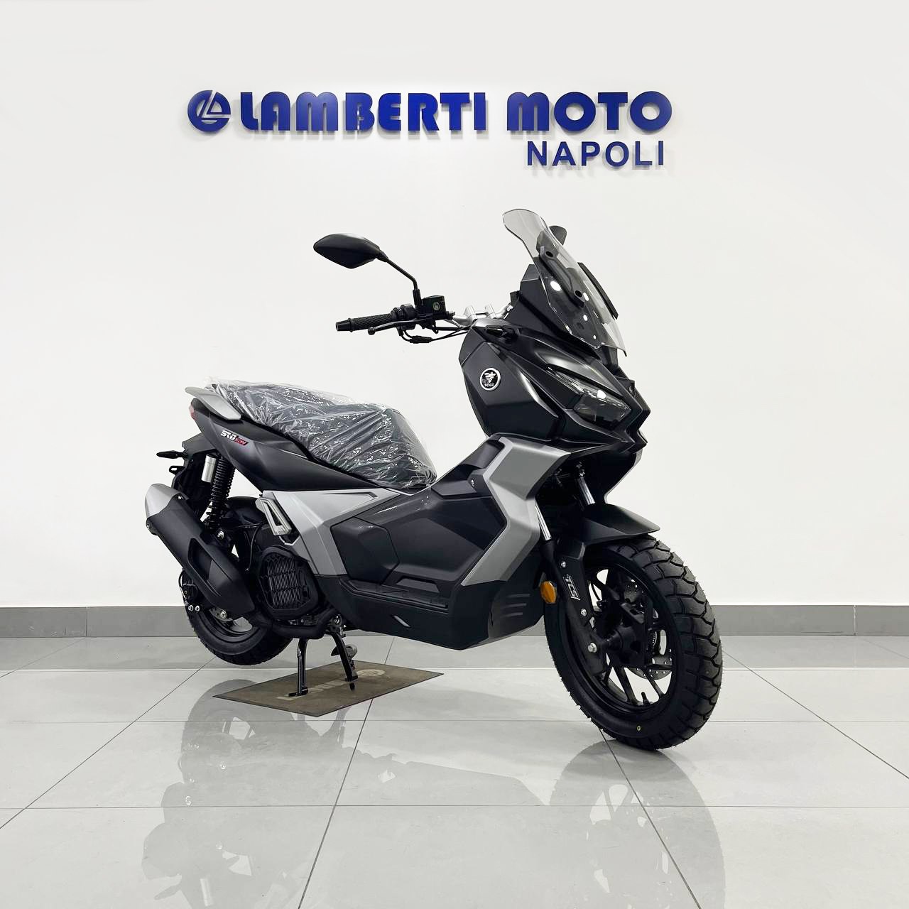 Voge Sfida SR1 125 ADV Matt Black 2026 - immagine 2