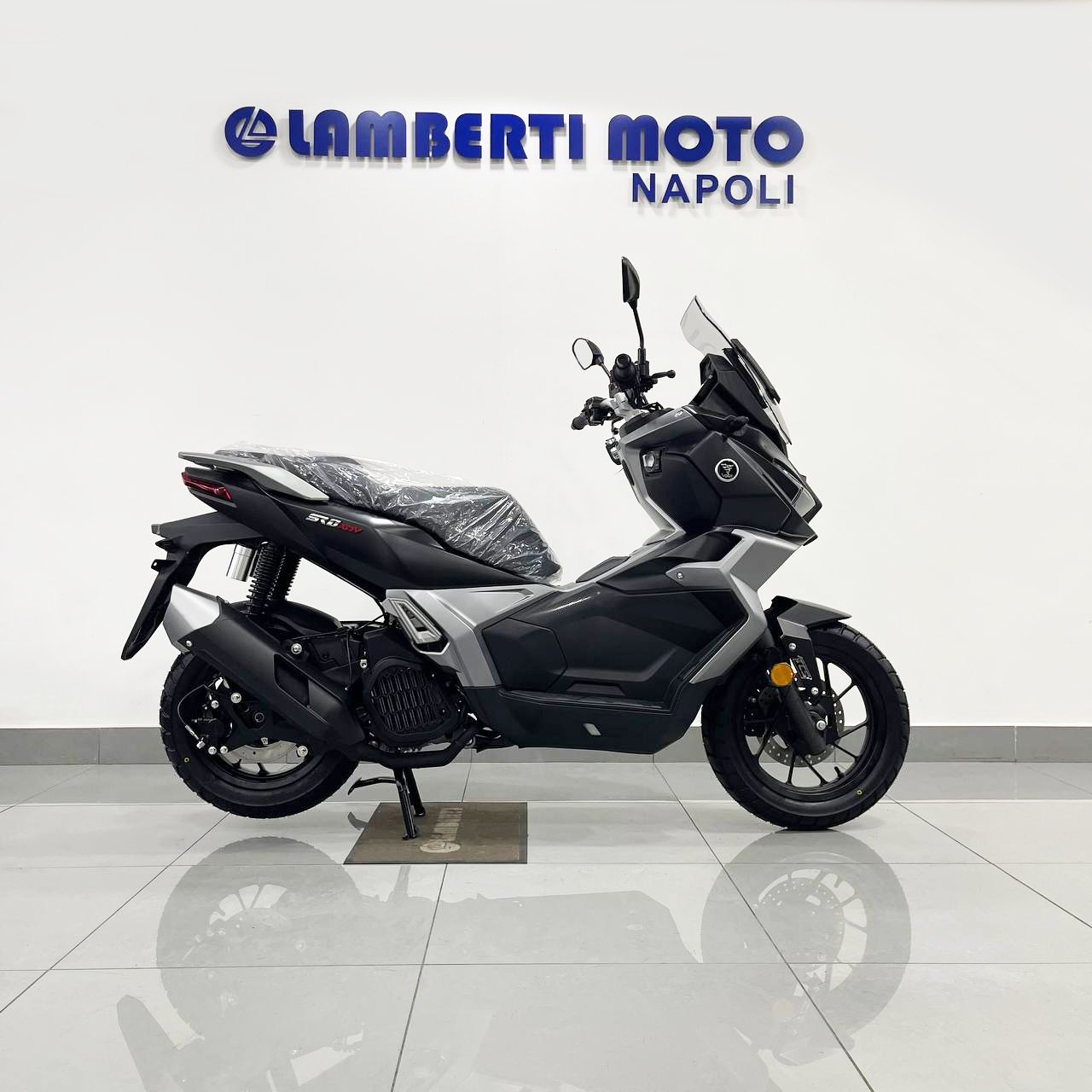 Voge Sfida SR1 125 ADV Matt Black 2026 - immagine 3